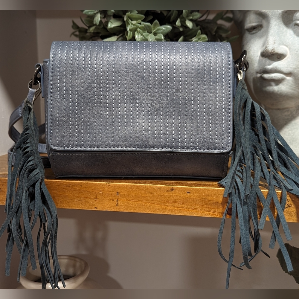 NWOT Charming Charlie Gray Blue Geometric Cross Body With Fringe